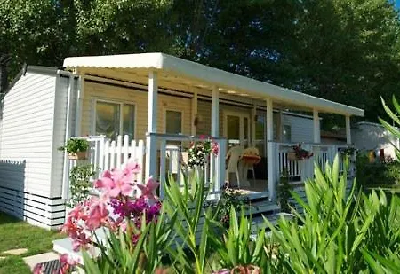 Bungalow Luxe Mazet Royal Carabasse Plage Acces Proximite Piscine